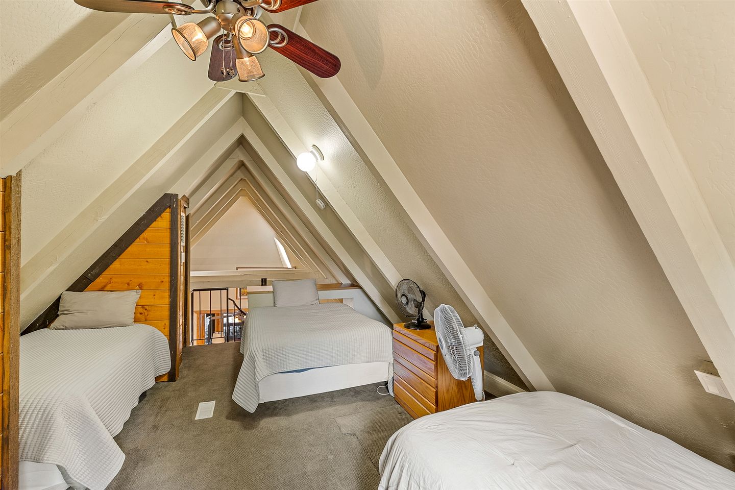Cozy A-Frame Cabin Nestled in the Ponderosa Pines for a Memorable Family Getaway in Nature near Flagstaff, Arizona