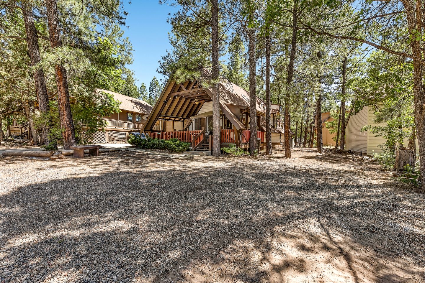 Cozy A-Frame Cabin Nestled in the Ponderosa Pines for a Memorable Family Getaway in Nature near Flagstaff, Arizona