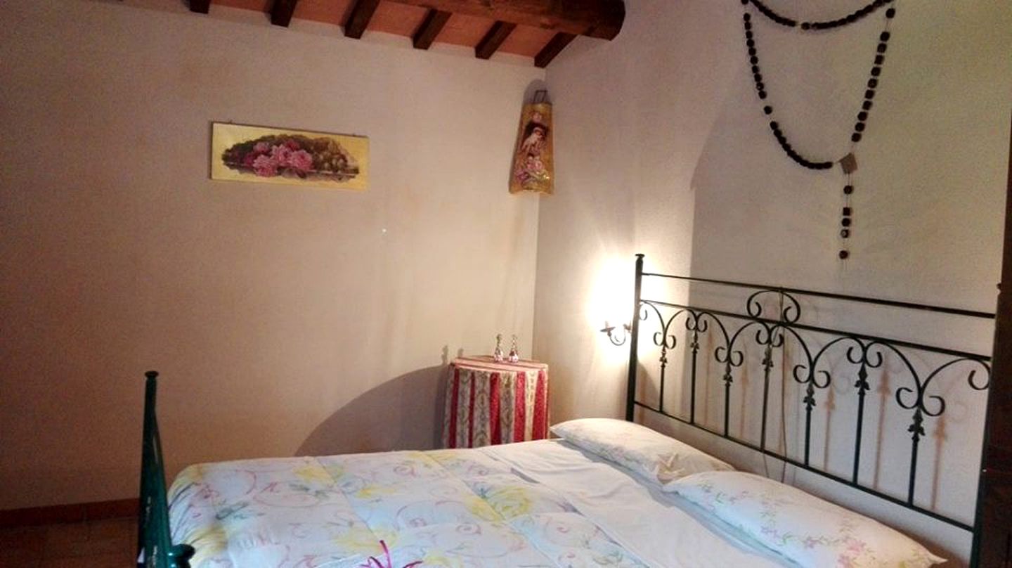 Charming Accommodation in a Country Villa near Lake Fiastra, Italy