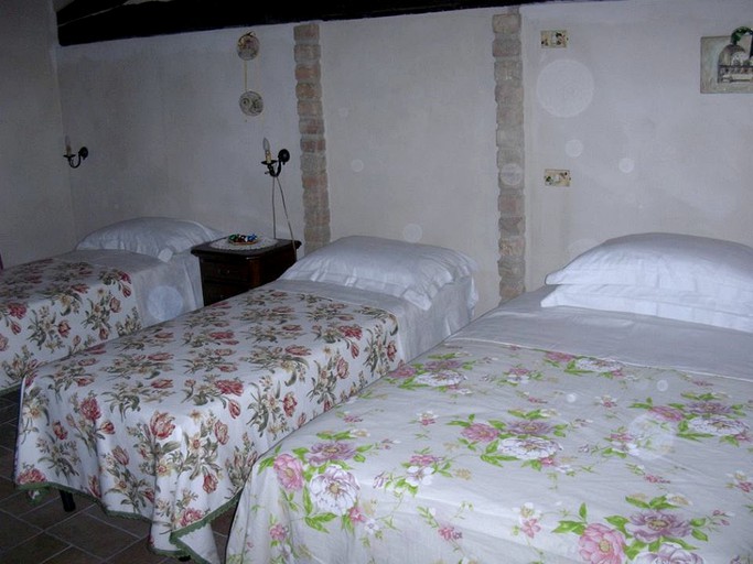 Nature Lodges (Macerata, Marche, Italy)