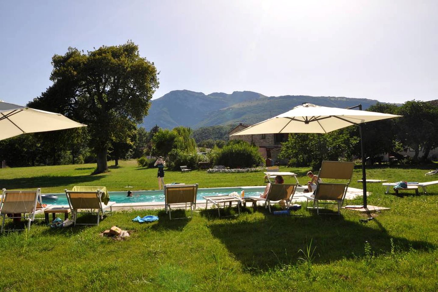 Cozy Accommodation with a Shared Swimming Pool near Monti Sibillini National Park, Italy