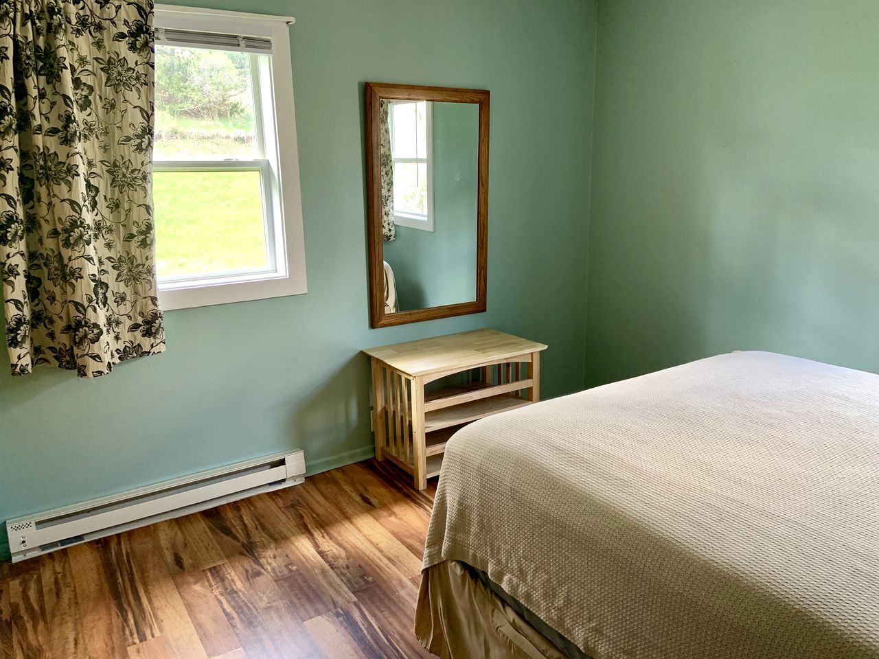 Group Cabin Fully Furnished with Equipped Deck in South Dakota