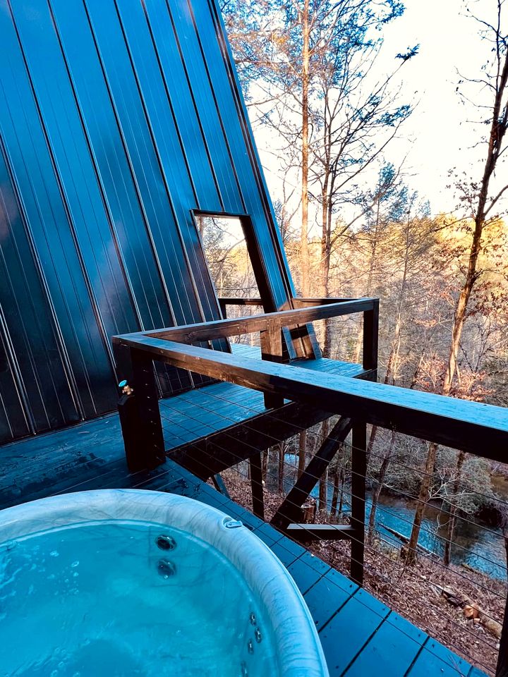 Apex Treehouse in Blue Ridge, GA