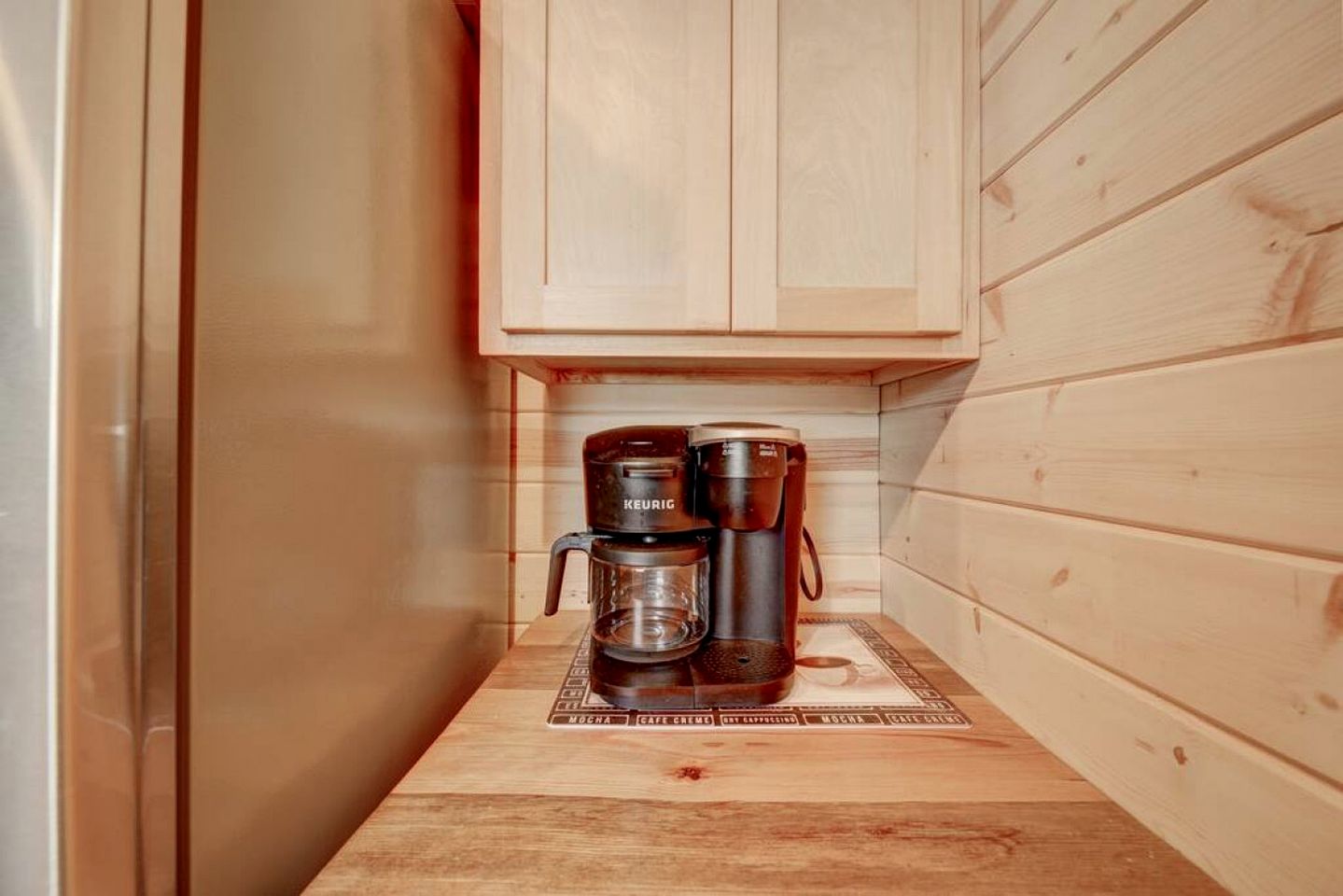 Appalachian Adventure in this Tiny Cabin near Hiawassee, Ideal for Couples' Glamping