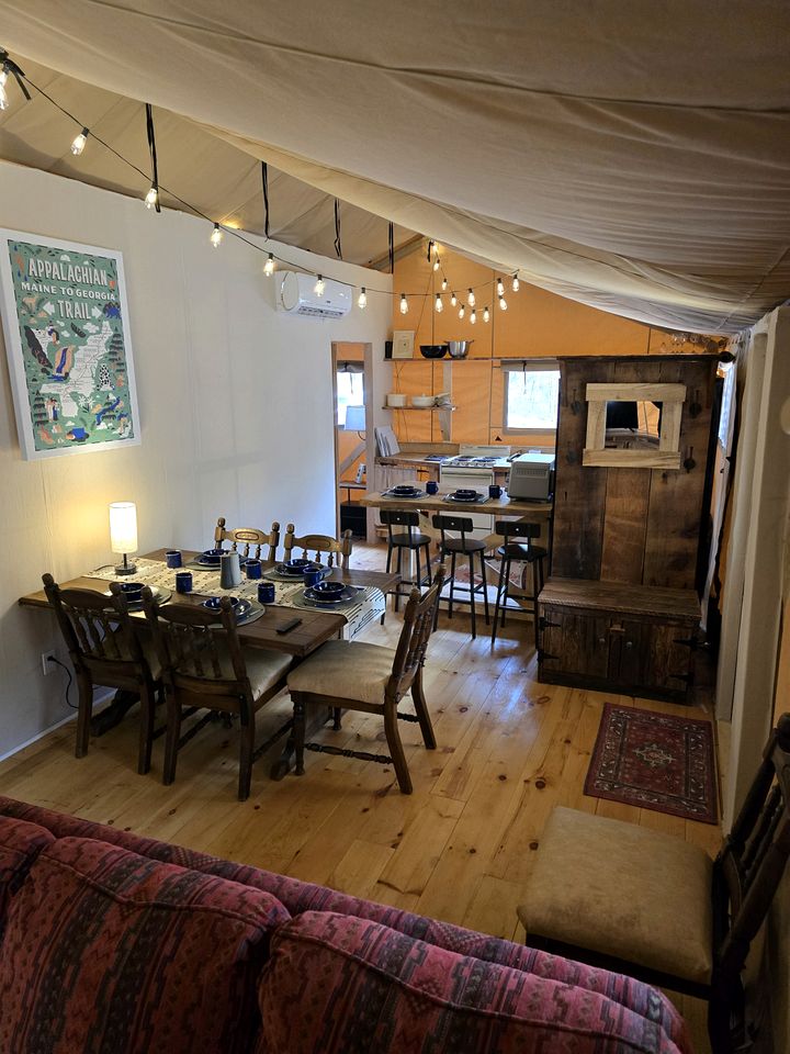 Amazing Safari Tent with Stunning Nature Views from a Private Deck in Trenton, Georgia