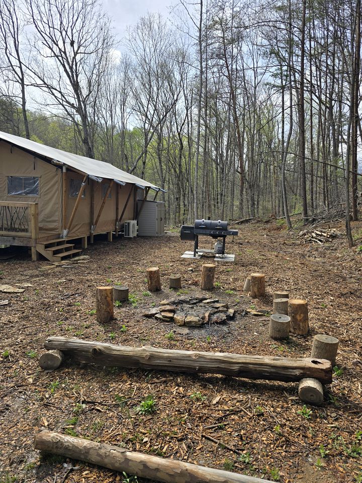Amazing Safari Tent with Stunning Nature Views from a Private Deck in Trenton, Georgia