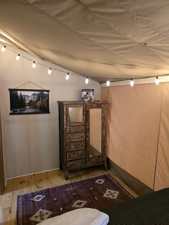 Amazing Safari Tent with Stunning Nature Views from a Private Deck in Trenton, Georgia