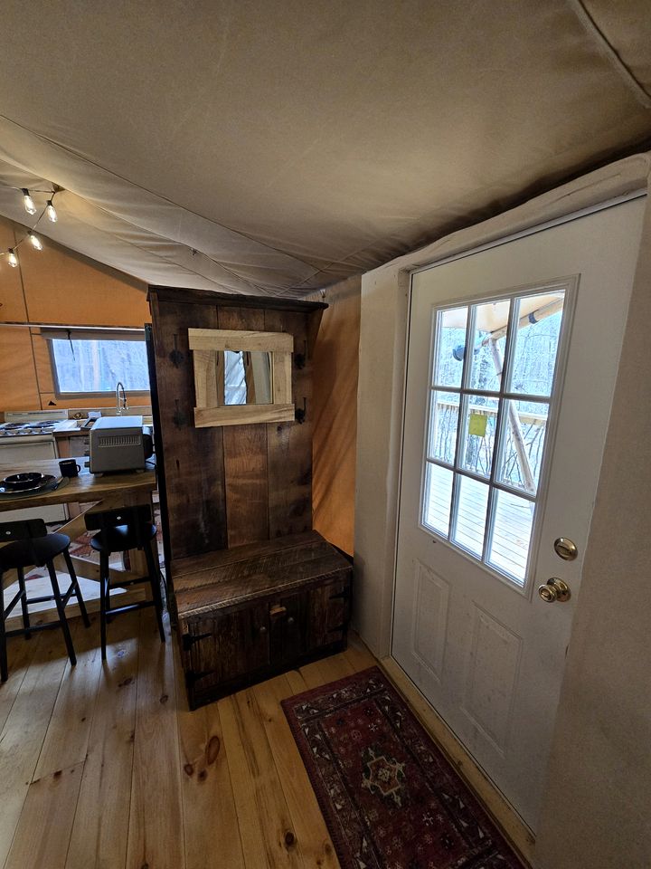 Amazing Safari Tent with Stunning Nature Views from a Private Deck in Trenton, Georgia