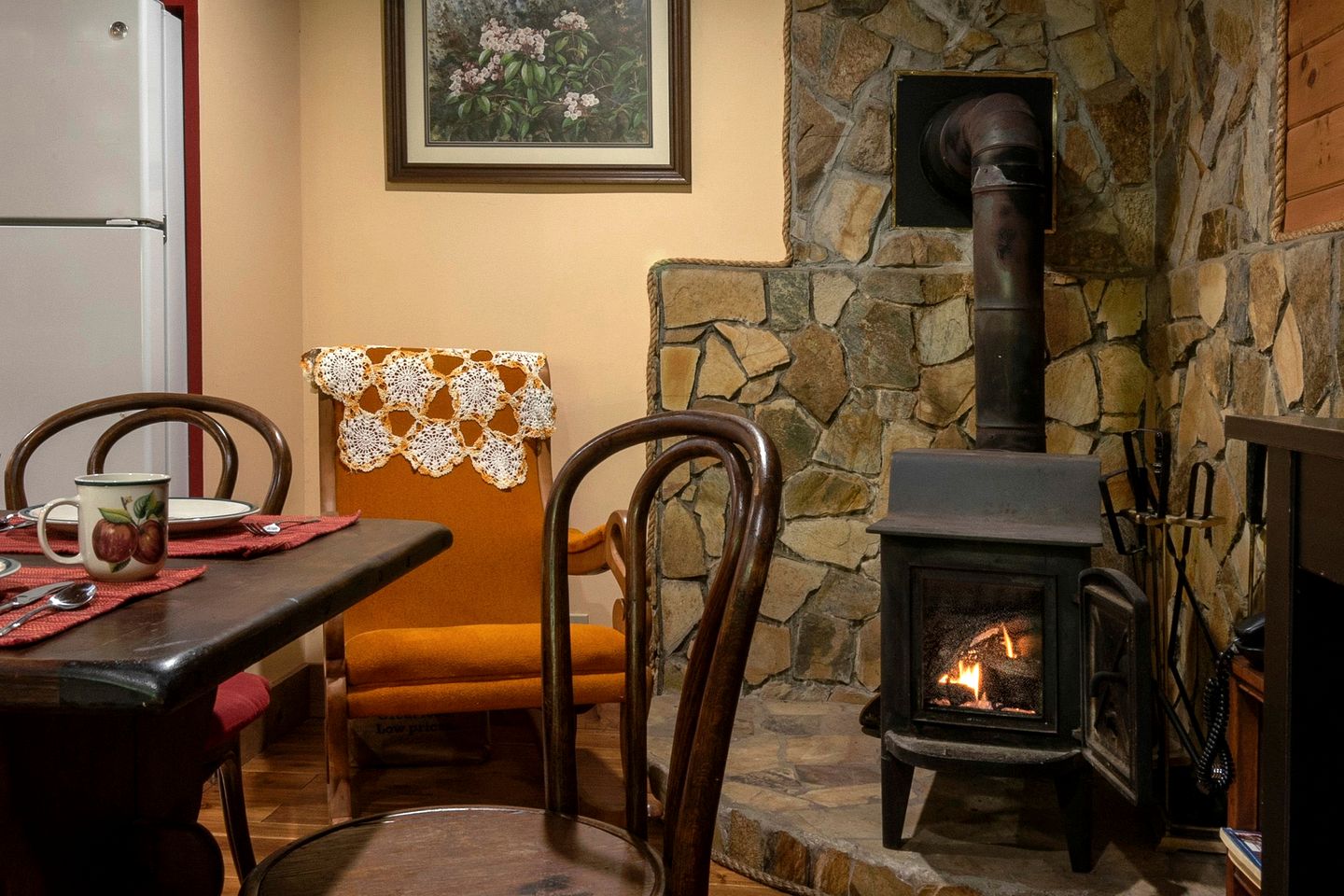 Charming Appalachian Mountain Cabin for Glamping near the Nantahala River