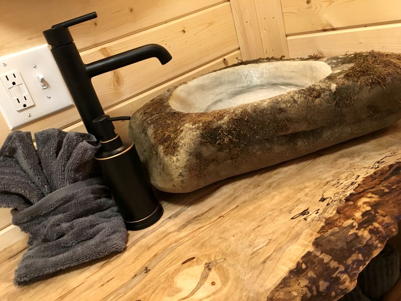 Junaluska Lovely Yurt Rental in North Carolina