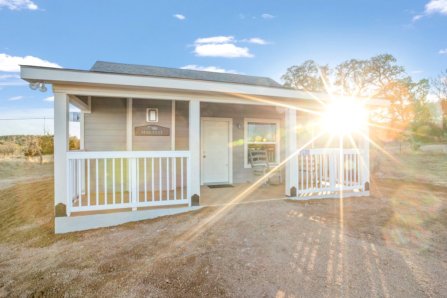 Luminous Modern Style Cabin with Fireplace, Barbecue and Hot-tub in Fredericksburg, Texas