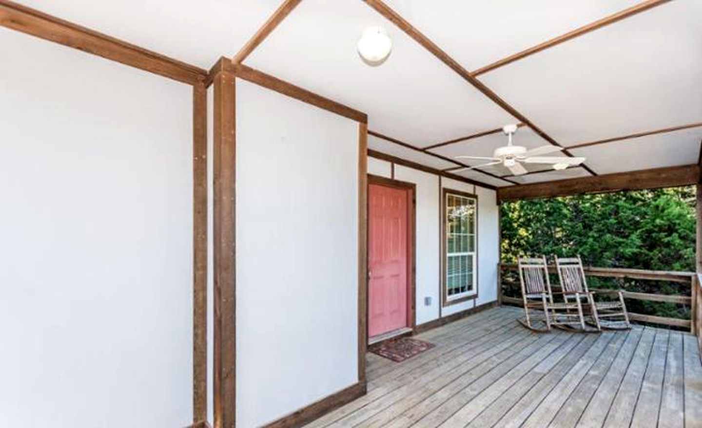 Cozy Cabin Getaway in the Wine Country Region of Fredericksburg, Texas