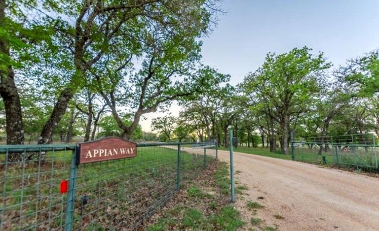 Cabins (Fredericksburg, Texas, United States)