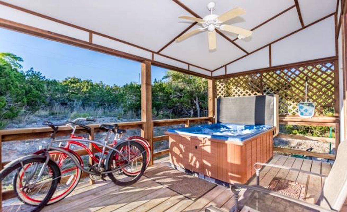 Cozy Cabin Getaway in the Wine Country Region of Fredericksburg, Texas