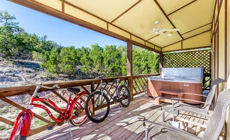 Cabins (Fredericksburg, Texas, United States)