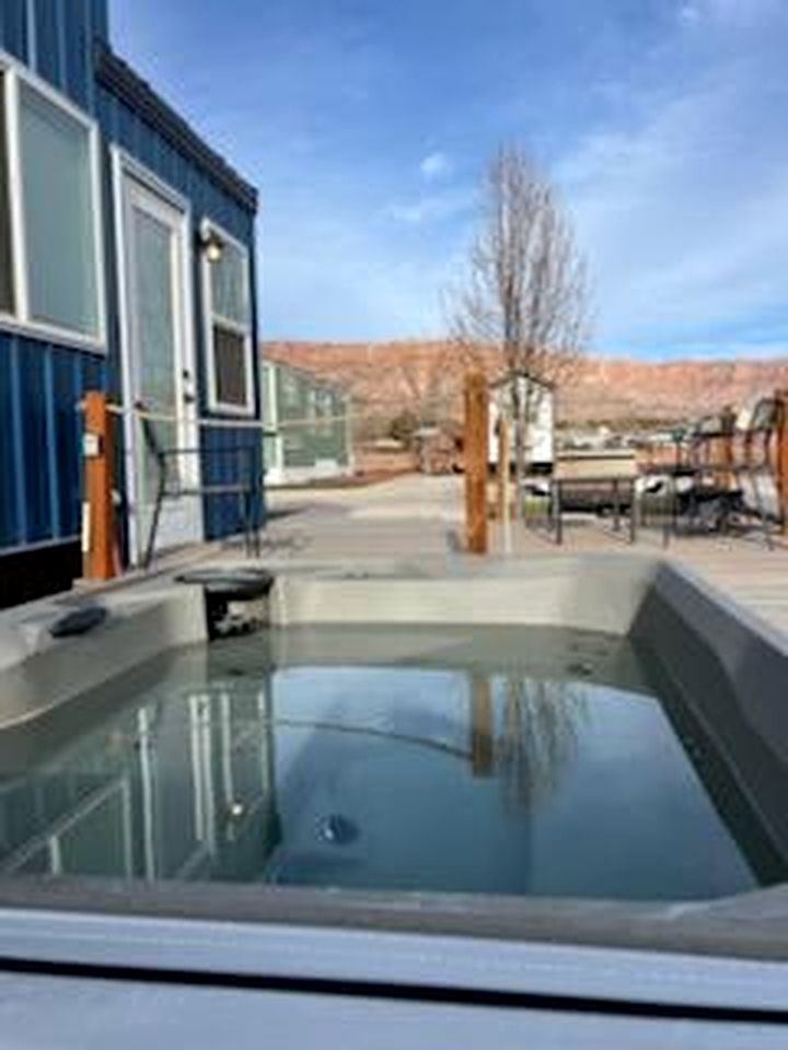 Apple Valley Oasis: Discover Delight in Our Convenient Tiny Home