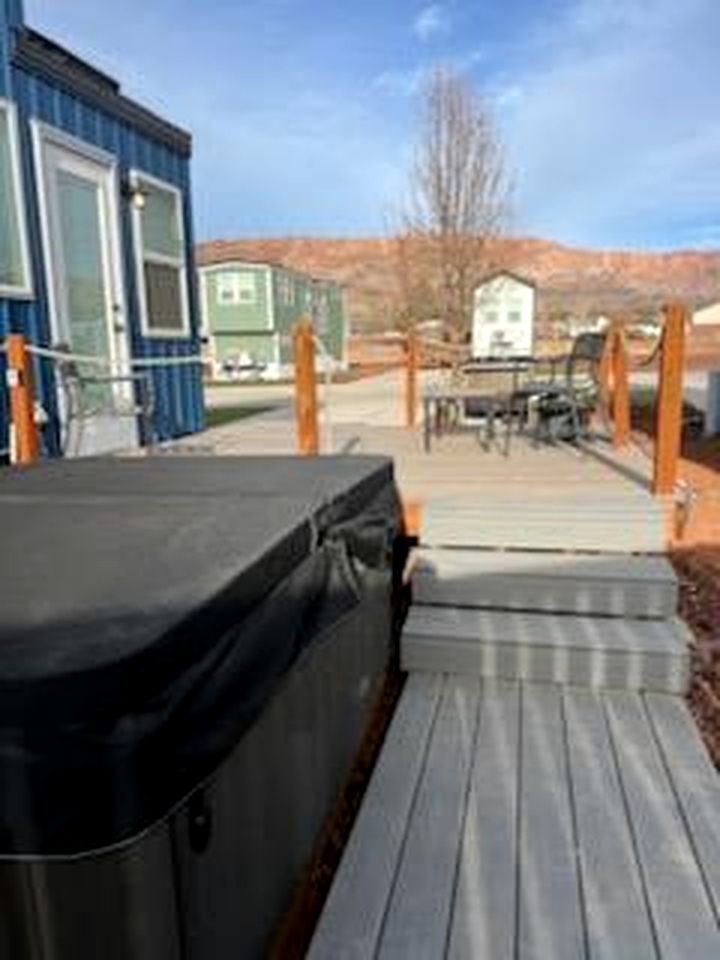Apple Valley Oasis: Discover Delight in Our Convenient Tiny Home