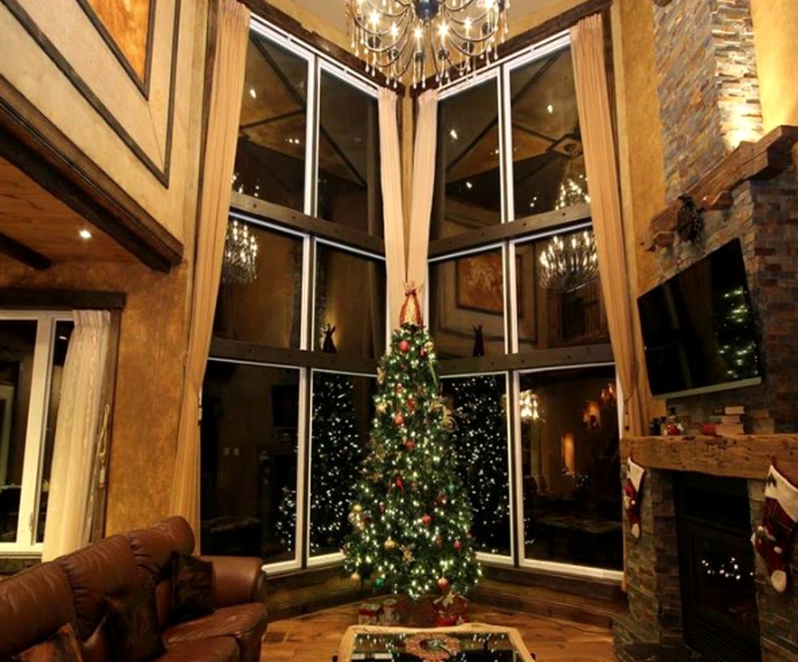 Incredible Luxury Waterfront Cottage on Lake Huron near Tobermory, Ontario