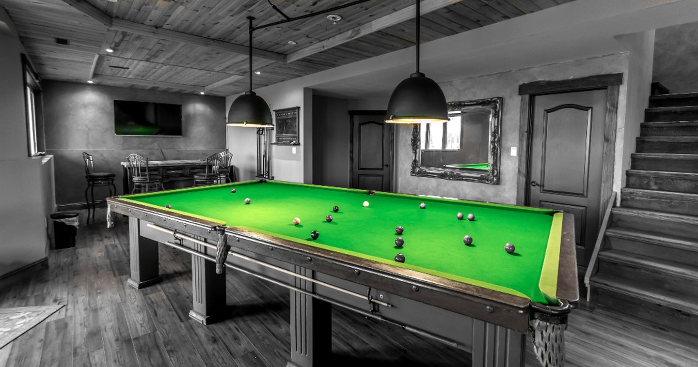 Incredible Luxury Waterfront Cottage on Lake Huron near Tobermory, Ontario