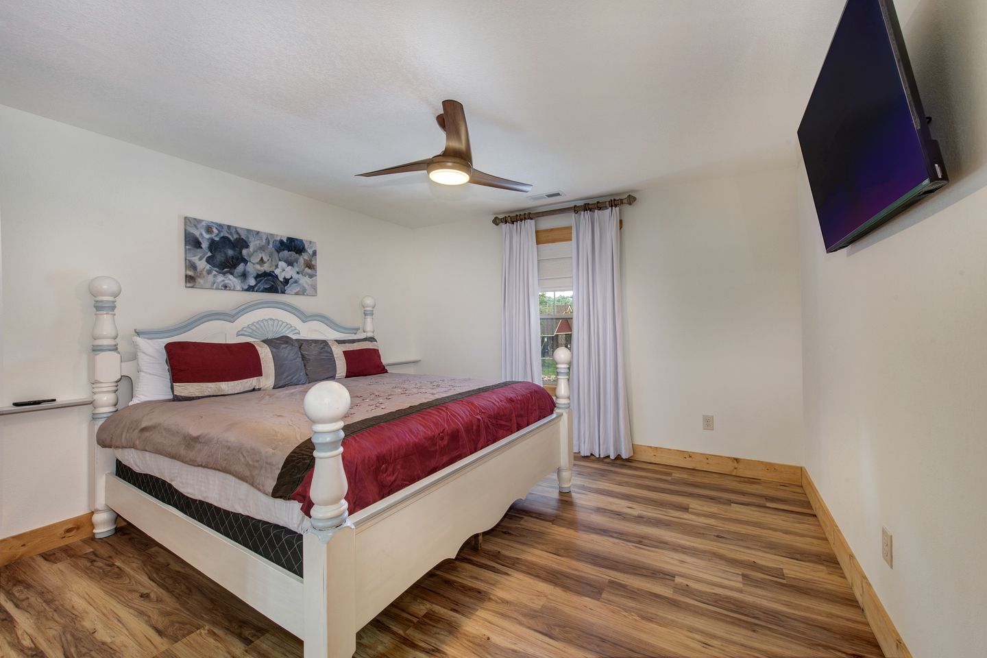 Splendid Cabin with Indoor Pool, Spa and Game Room in Tennessee