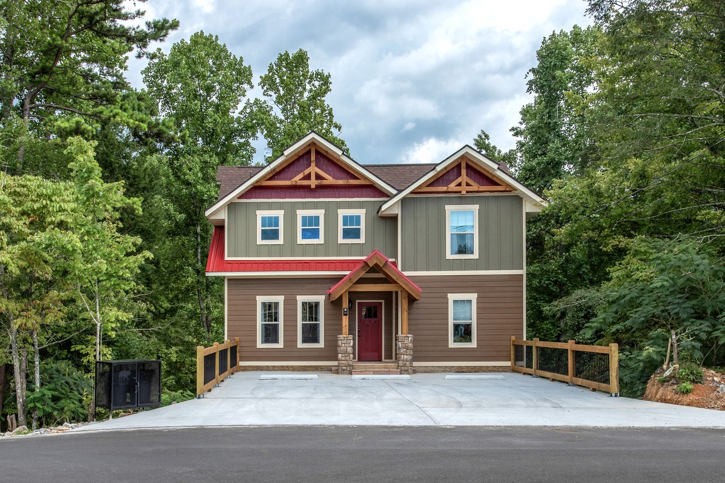 Splendid Cabin with Indoor Pool, Spa and Game Room in Tennessee