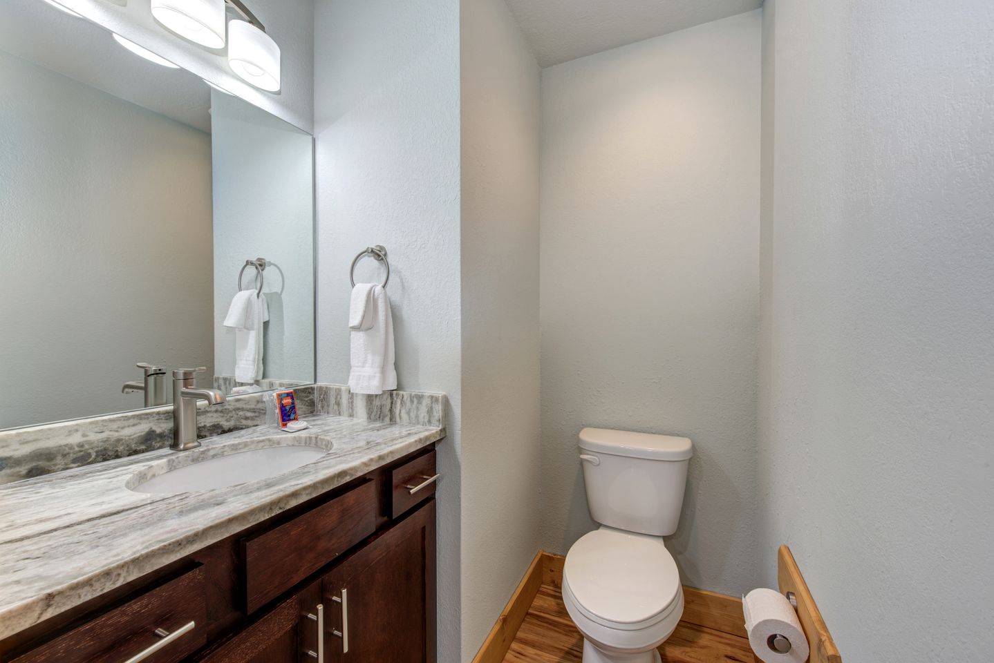 Splendid Cabin with Indoor Pool, Spa and Game Room in Tennessee