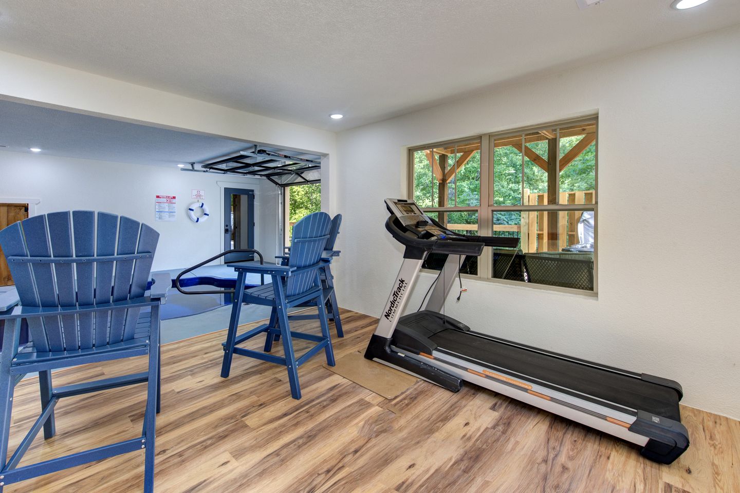 Splendid Cabin with Indoor Pool, Spa and Game Room in Tennessee