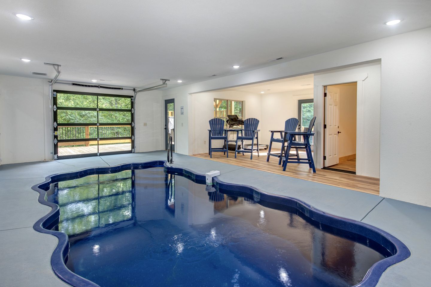 Splendid Cabin with Indoor Pool, Spa and Game Room in Tennessee