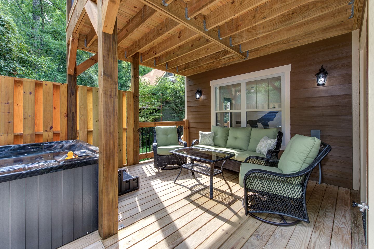 Splendid Cabin with Indoor Pool, Spa and Game Room in Tennessee