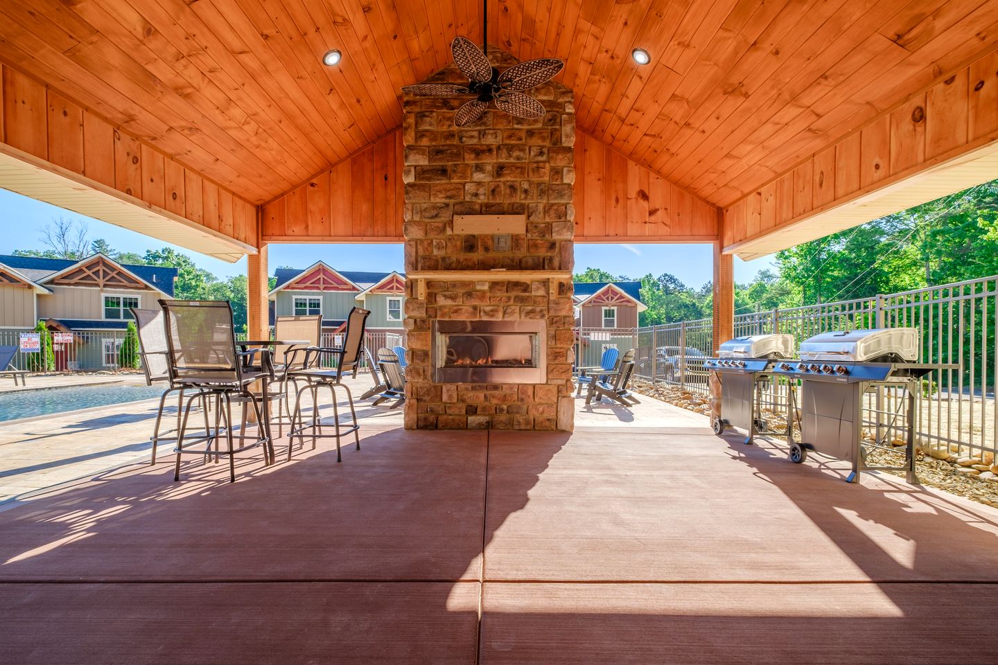 Splendid Cabin with Indoor Pool, Spa and Game Room in Tennessee