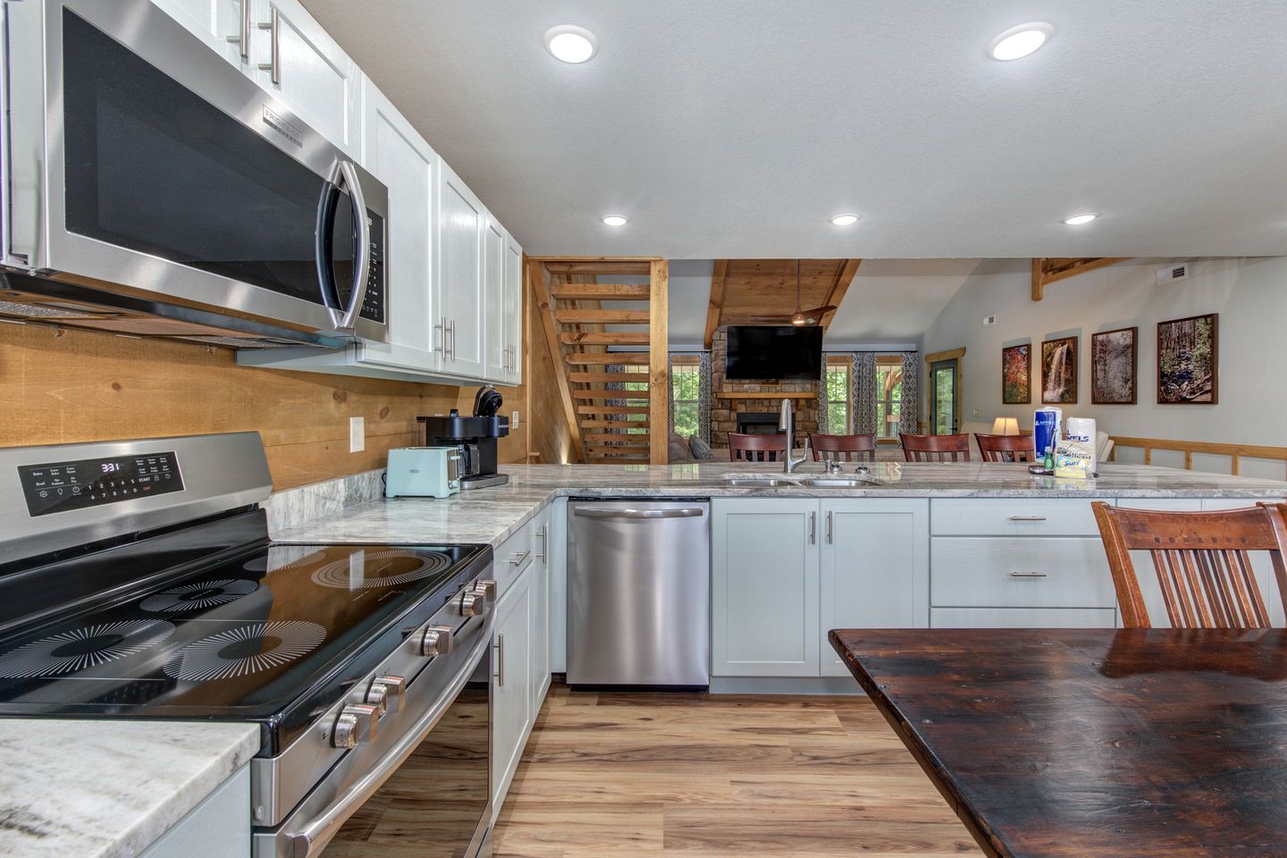 Splendid Cabin with Indoor Pool, Spa and Game Room in Tennessee