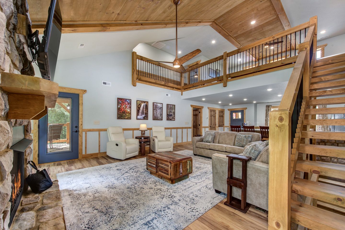 Splendid Cabin with Indoor Pool, Spa and Game Room in Tennessee