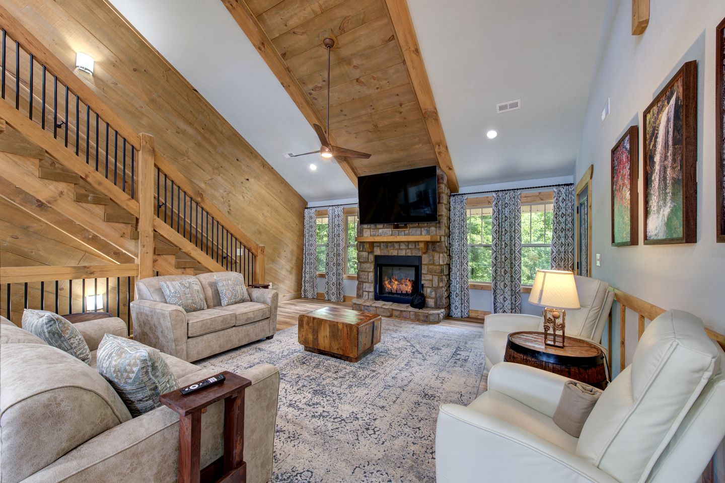 Splendid Cabin with Indoor Pool, Spa and Game Room in Tennessee