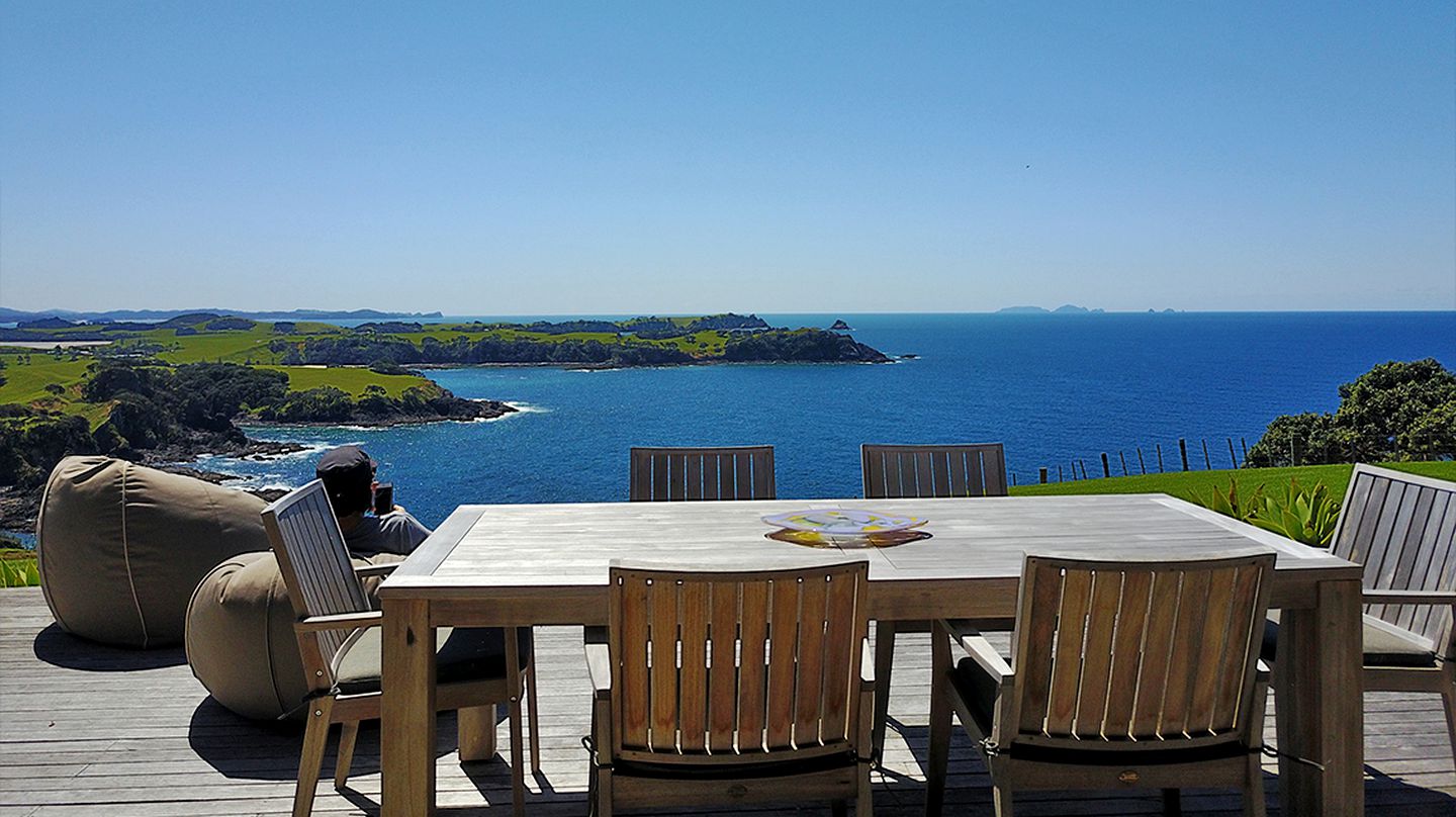 Spacious Deluxe Cottage Escape for Eight Guests near Ngunguru Bay, North Island