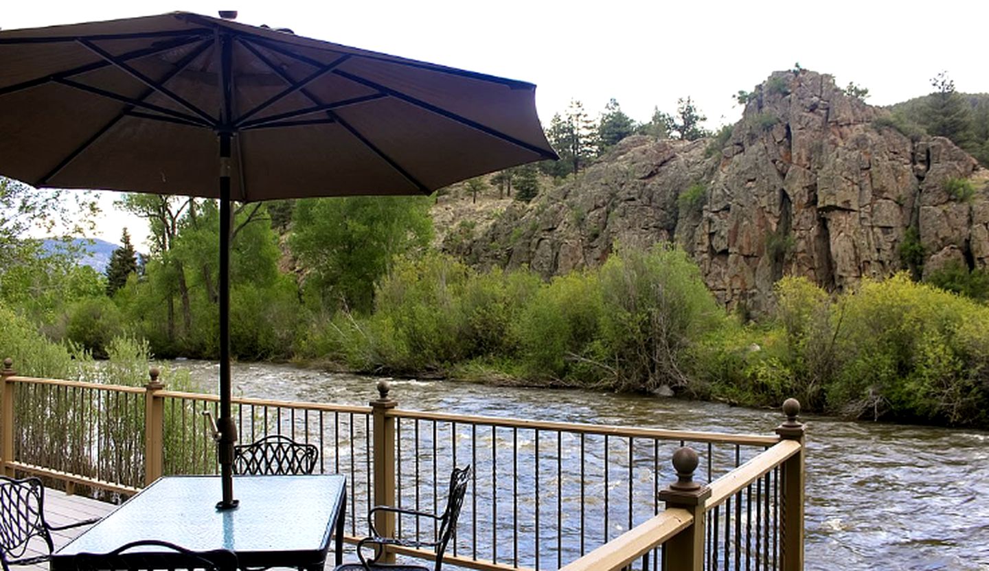 Modern Cottage Rental for Getaway on the South Fork River in Colorado