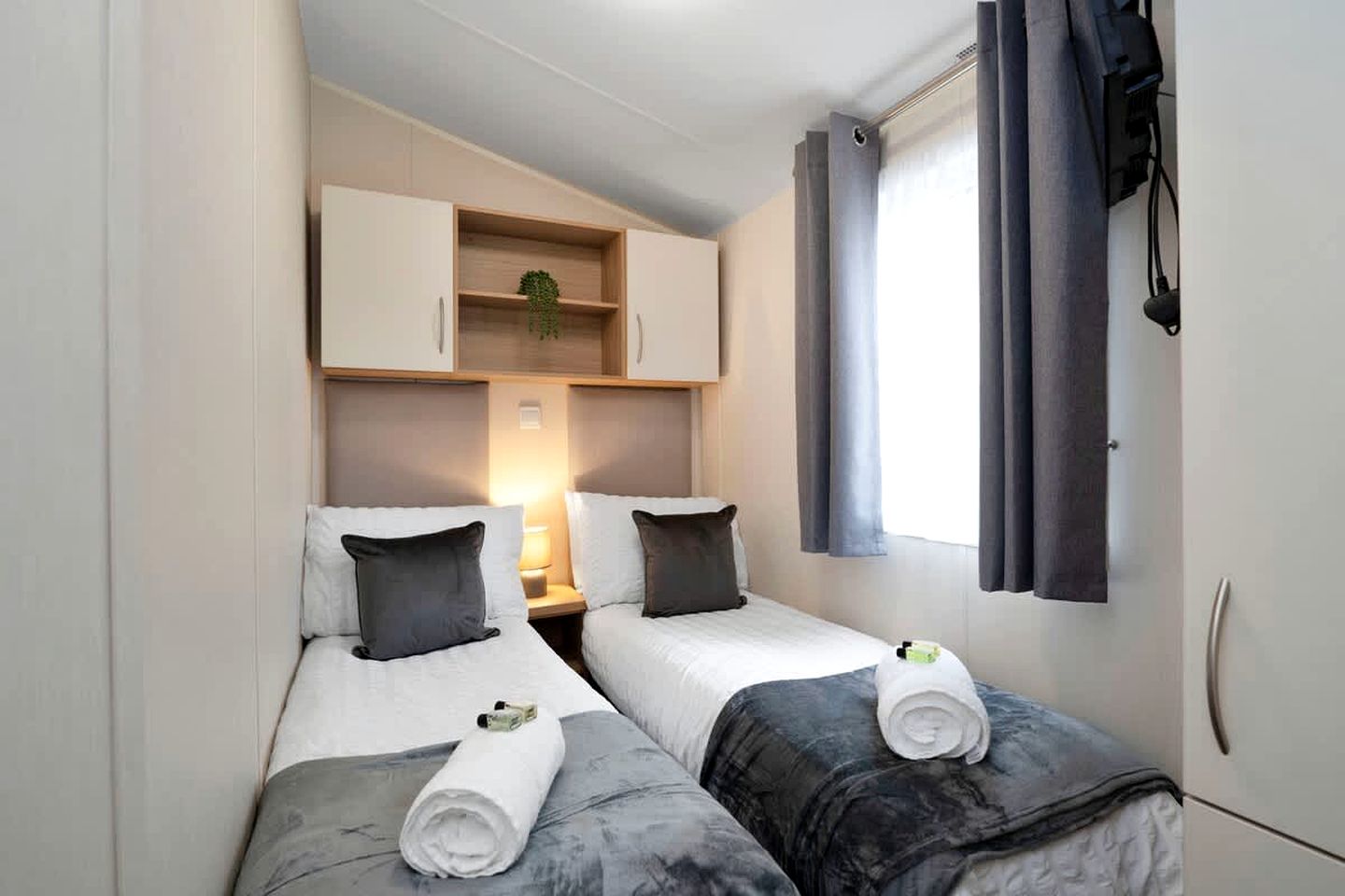 Coastal Golf Village Lodge with Pool Access, Beach Walks & Family Entertainment in Scotland, United Kingdom