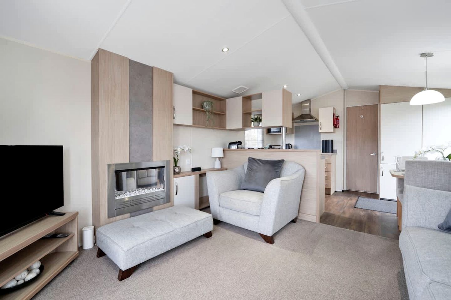 Coastal Golf Village Lodge with Pool Access, Beach Walks & Family Entertainment in Scotland, United Kingdom