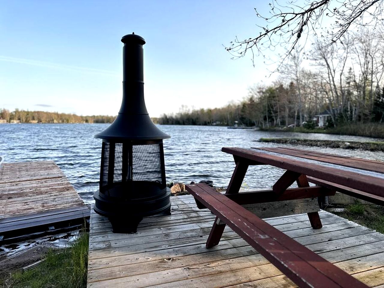 Beautiful Lakeside Group Cabin Including a Trailer for Extra Space in Nova Scotia