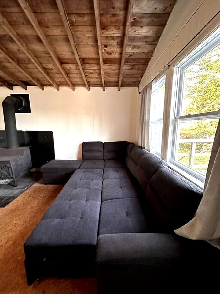 Beautiful Lakeside Group Cabin Including a Trailer for Extra Space in Nova Scotia