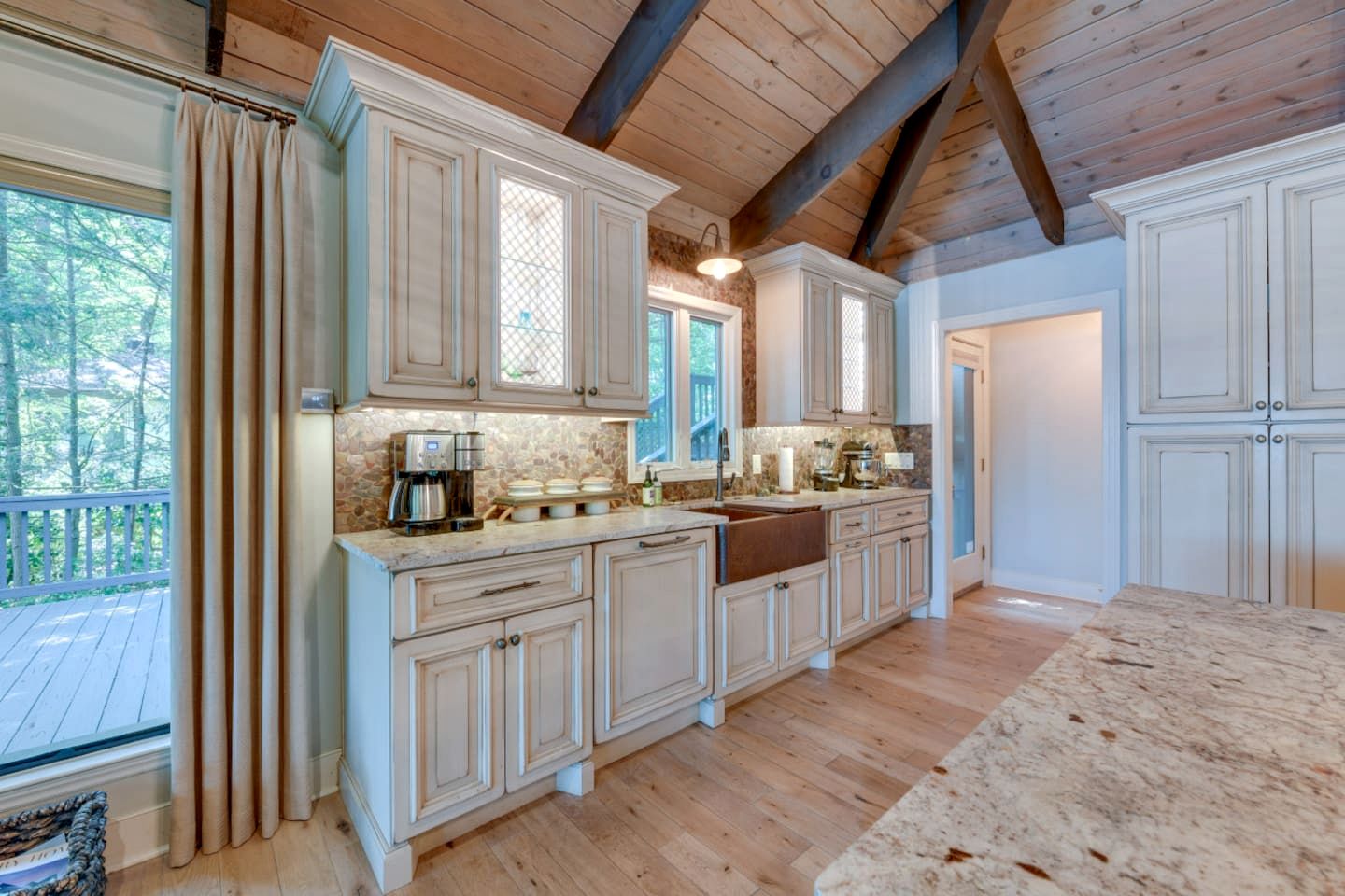 Architectural Lakefront Luxury Retreat with Private Dock near Lake Norman State Park, North Carolina