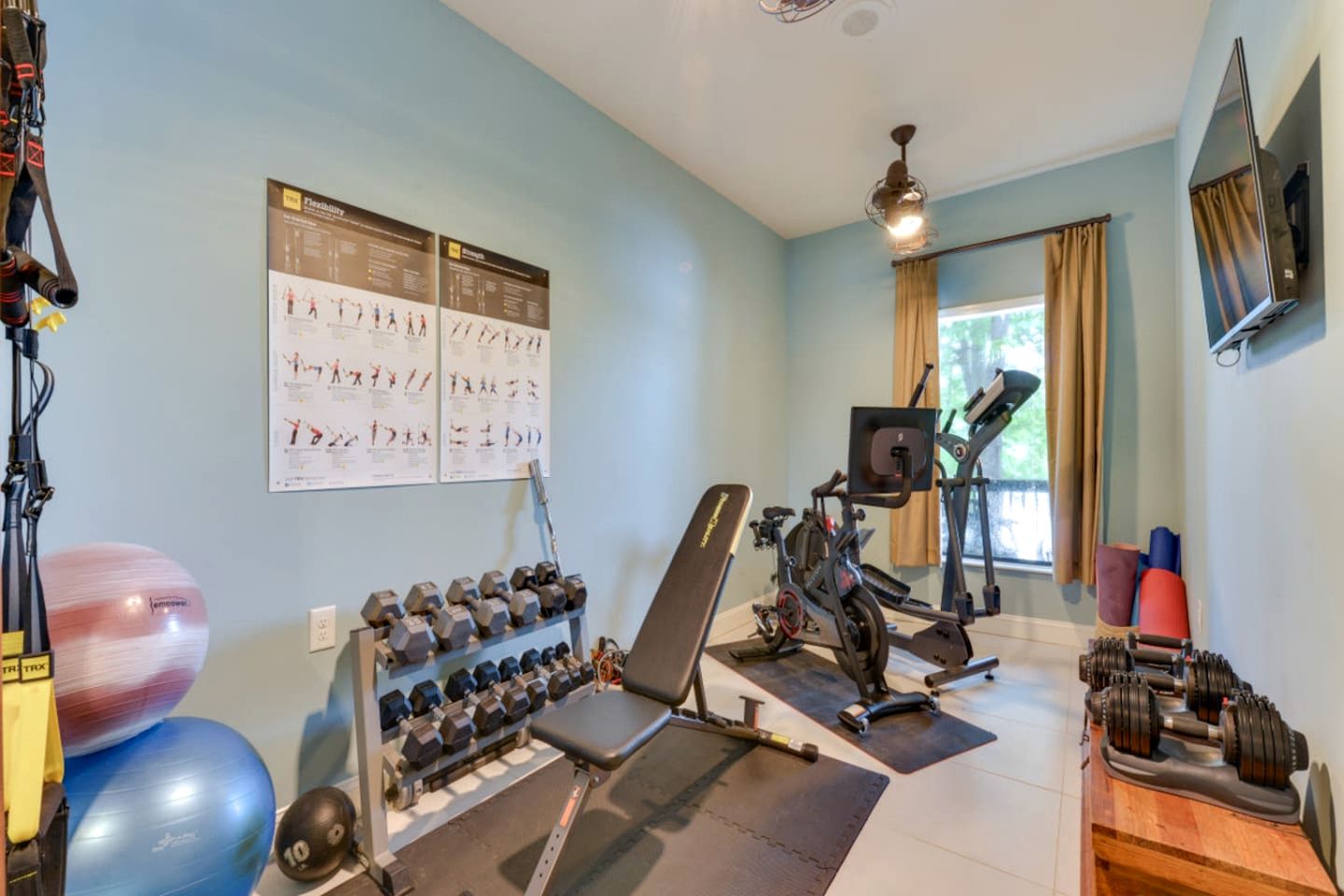 Architectural Lakefront Luxury Retreat with Private Dock near Lake Norman State Park, North Carolina