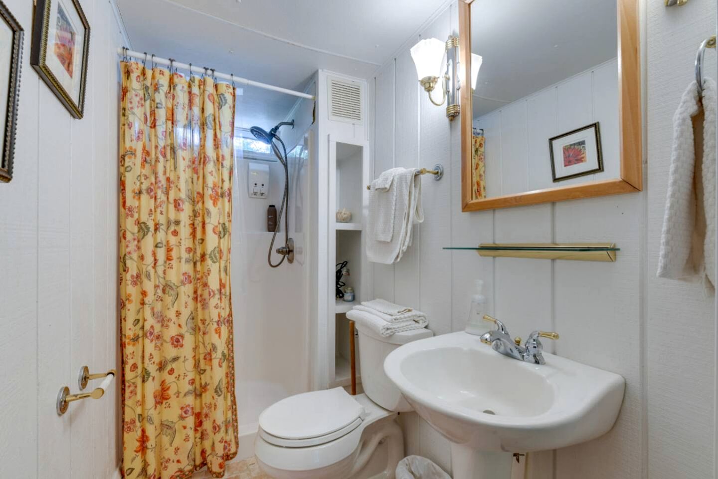 Architectural Lakefront Luxury Retreat with Private Dock near Lake Norman State Park, North Carolina