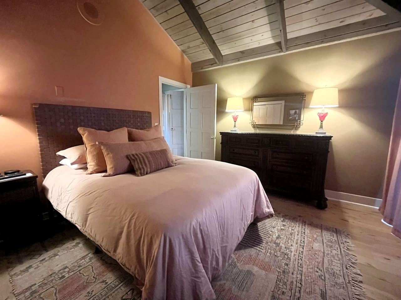 Architectural Lakefront Luxury Retreat with Private Dock near Lake Norman State Park, North Carolina