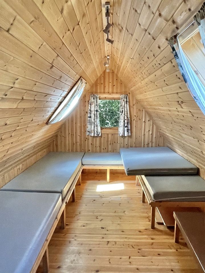 Peaceful Glamping Pod with Scenic Decking and Stargazing Windows near Croston, England