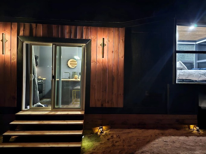 Tiny Houses (United States of America, Meadview, Arizona)