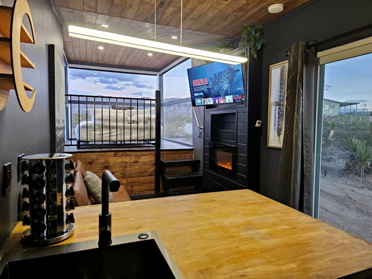 Arizona Adventure Awaits: Glamping Rental Offering Exquisite Views