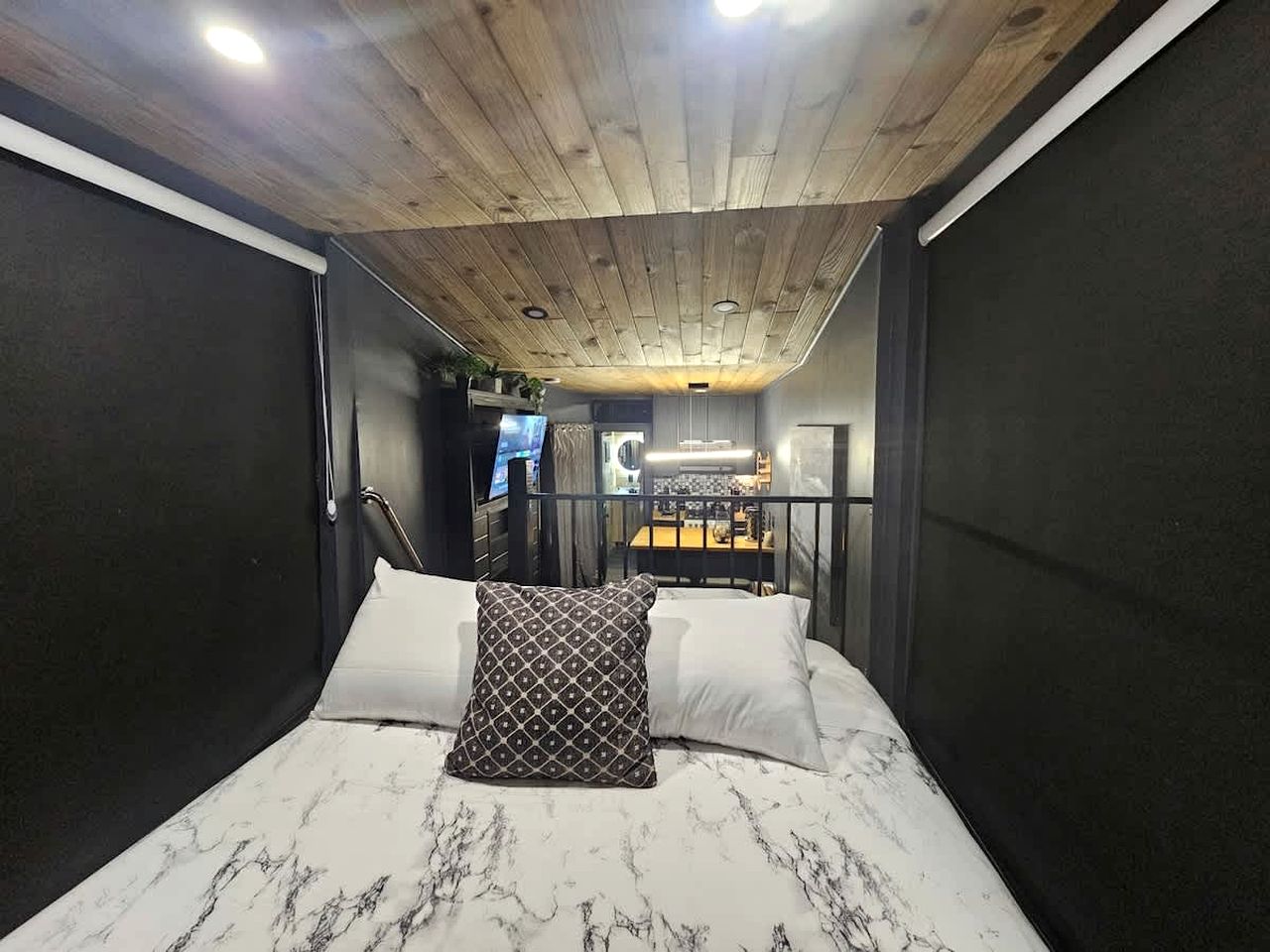 Arizona Adventure Awaits: Glamping Rental Offering Exquisite Views