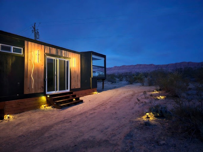 Tiny Houses (United States of America, Meadview, Arizona)
