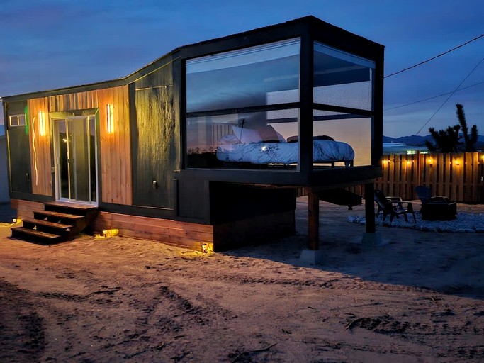 Tiny Houses (United States of America, Meadview, Arizona)