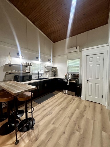 Cabins (United States of America, Gentry, Arkansas)